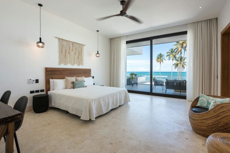 villa-dominican-republic-caribbean-luxury-pool-valentina-bed1-1_h_l